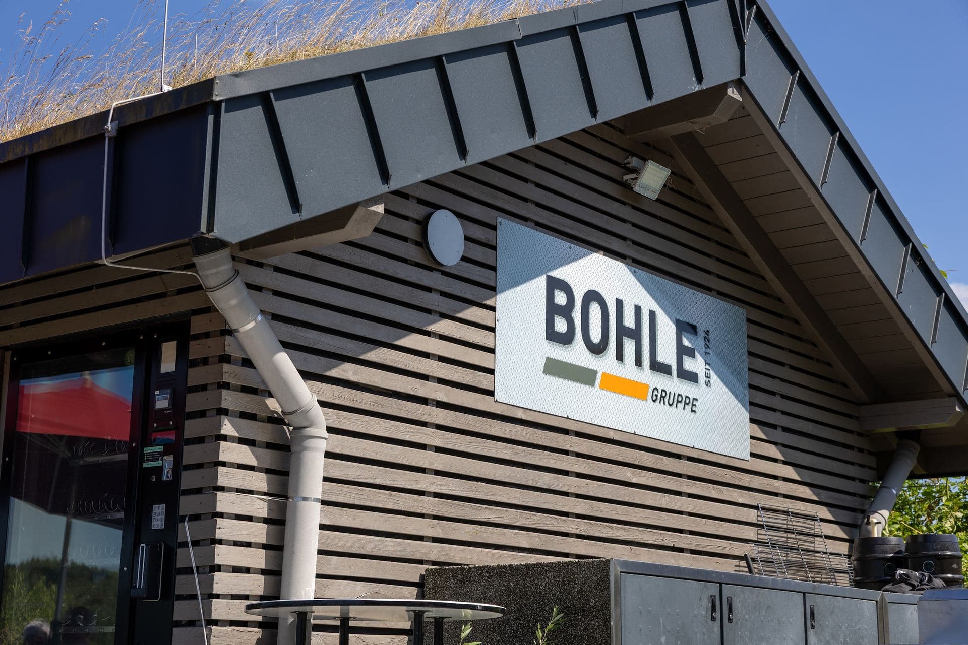 Gebäude mit dem Schriftzug der BOHLE Gruppe